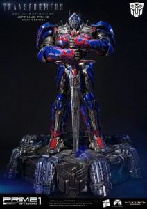 Transformers-AoE-Optimus-Prime-Knight-Statue-004_1430309100